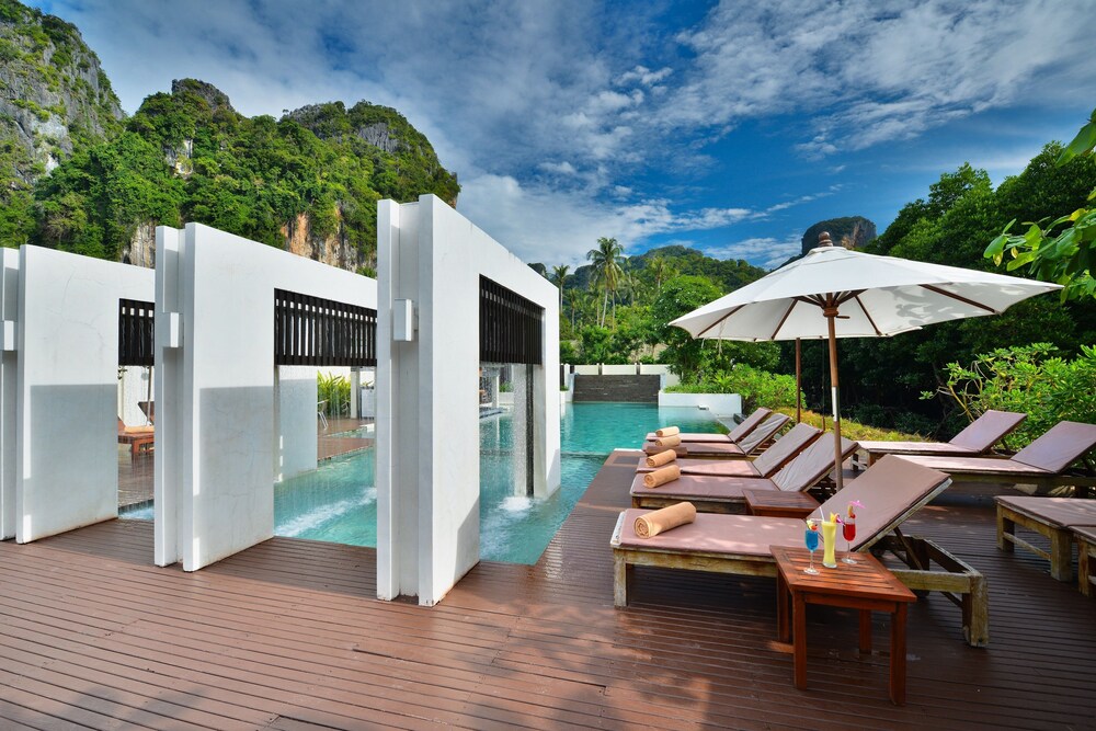 Sundeck