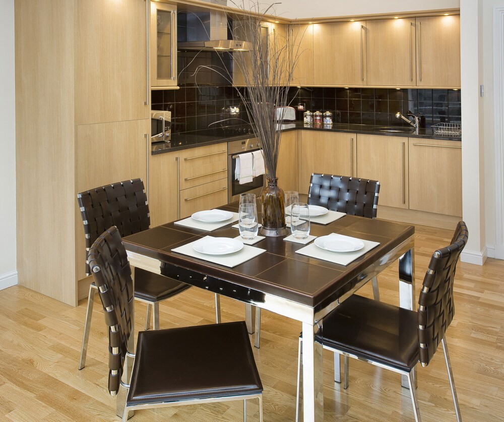 객실 내 식사 (아파트 (St Giles, Sleeps 5))