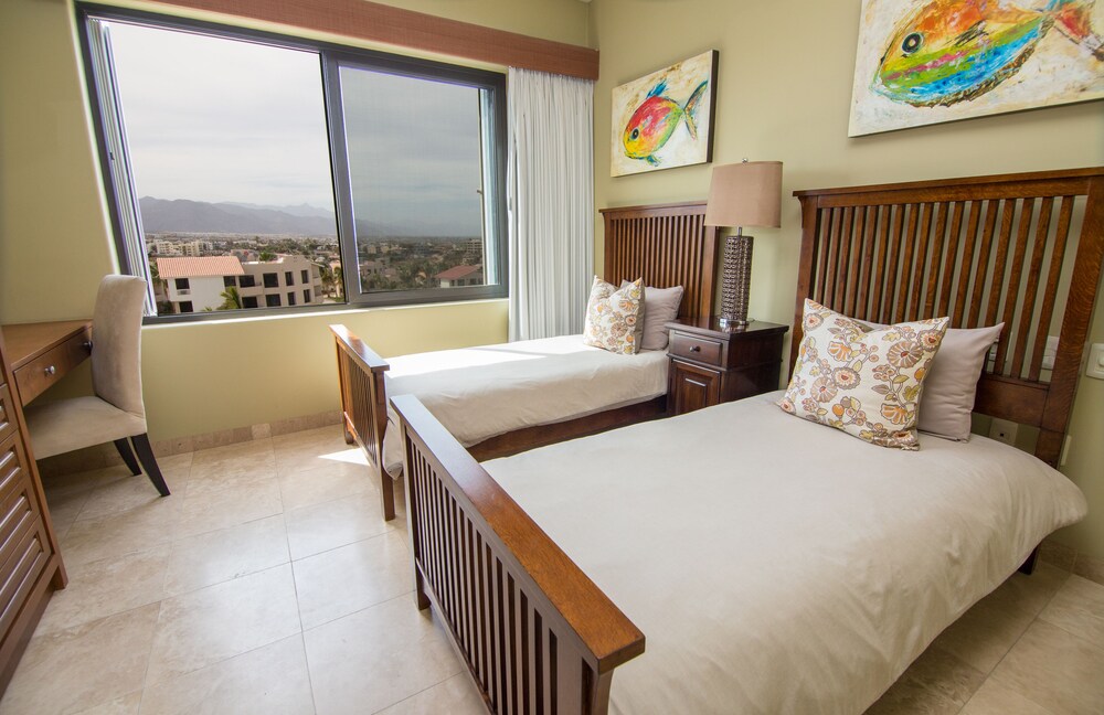 Luxury Penthouse, 3 Bedrooms, Jetted Tub, Ocean View - Guestroom