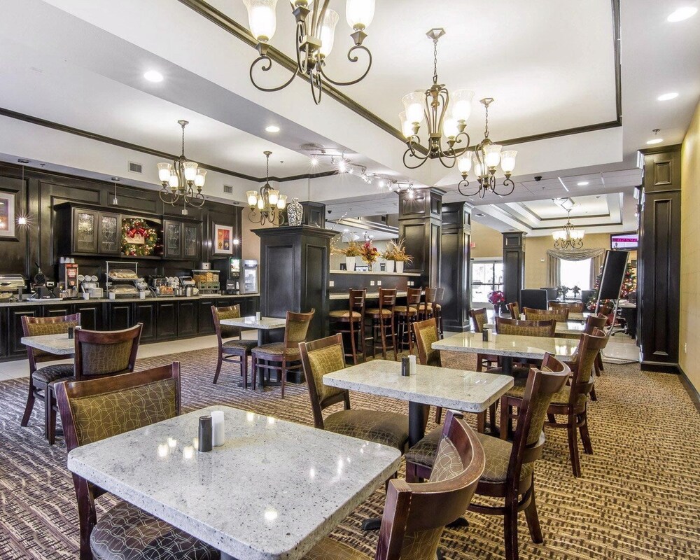Hotel Lounge