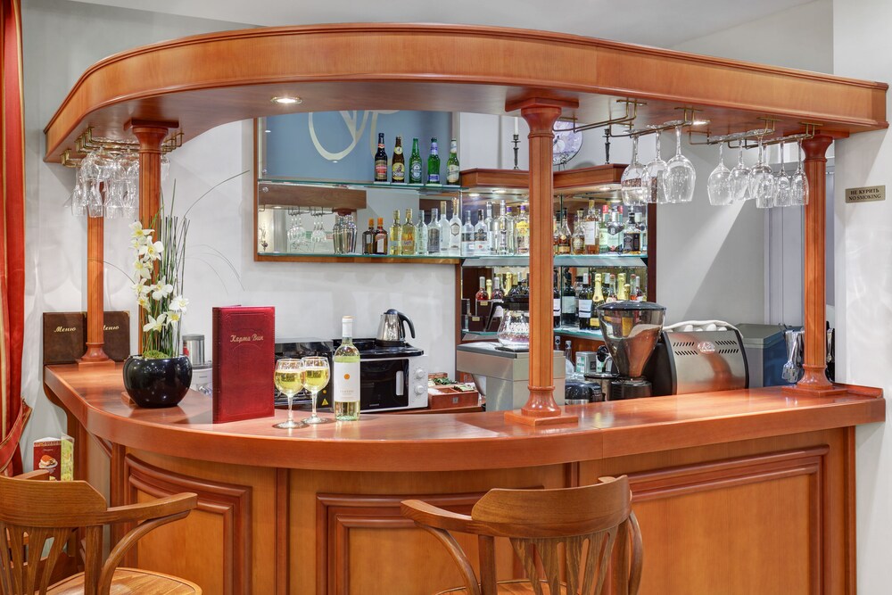 Hotel Bar