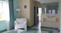 Suite, Sea View