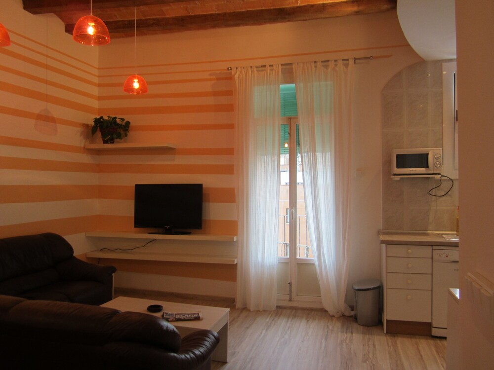Family Apartment, 3 Bedrooms, Balcony - Living Room