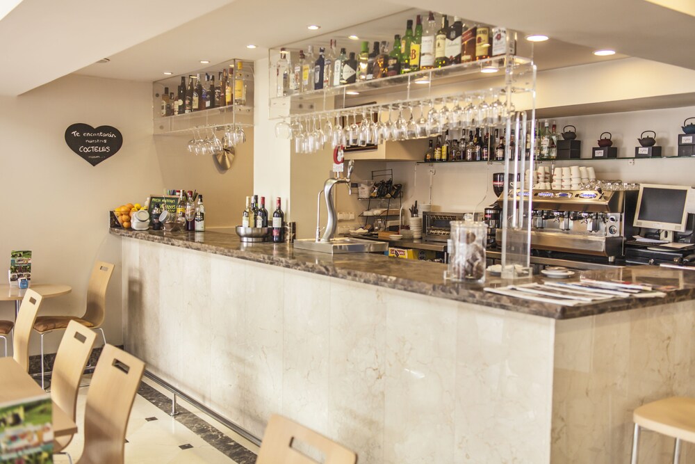 Hotel Bar