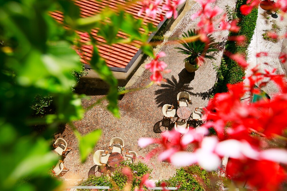 Courtyard View