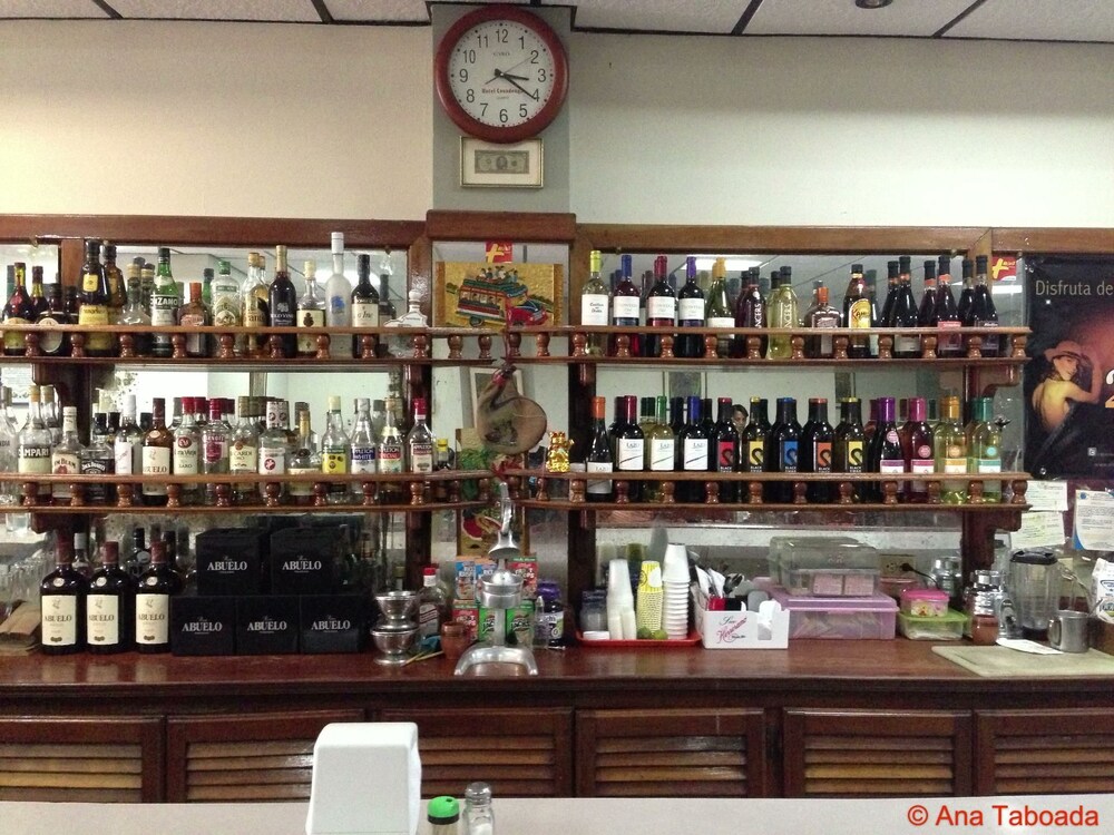 Hotel Bar