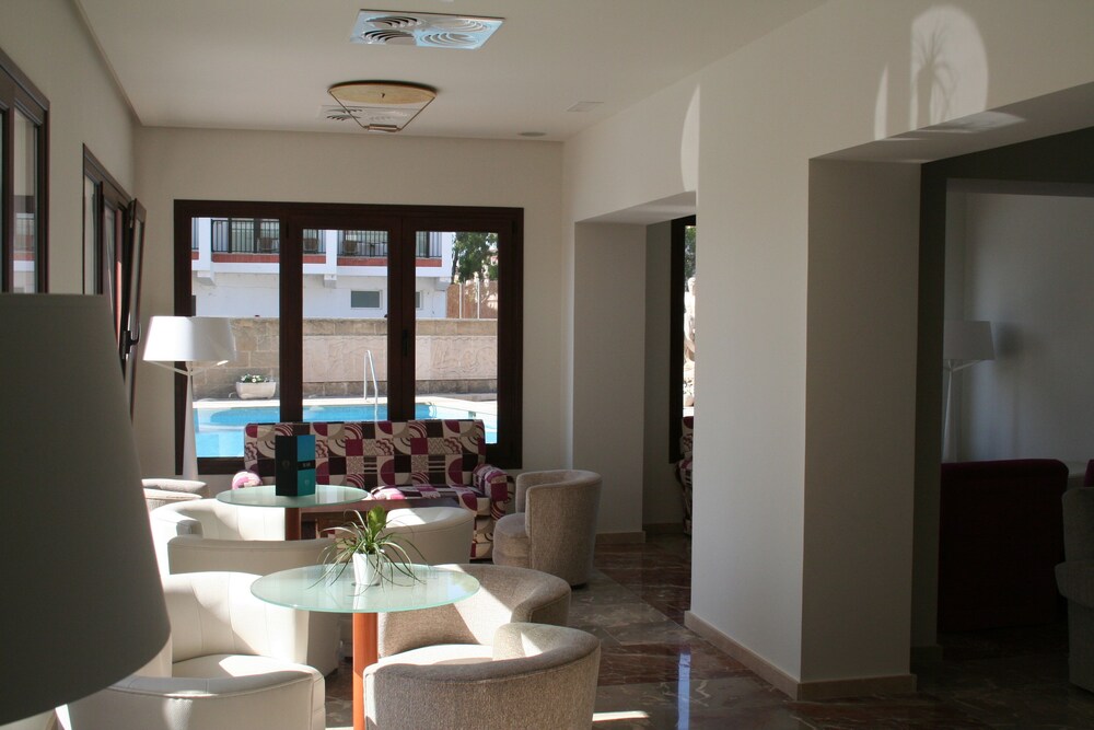 Hotel Lounge