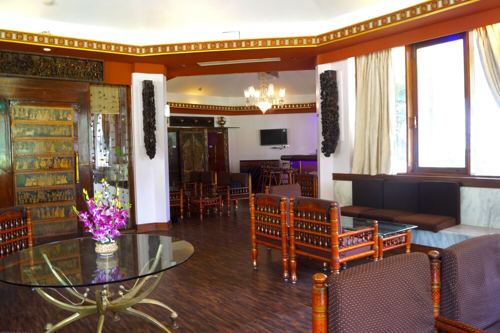 Hotel Bar