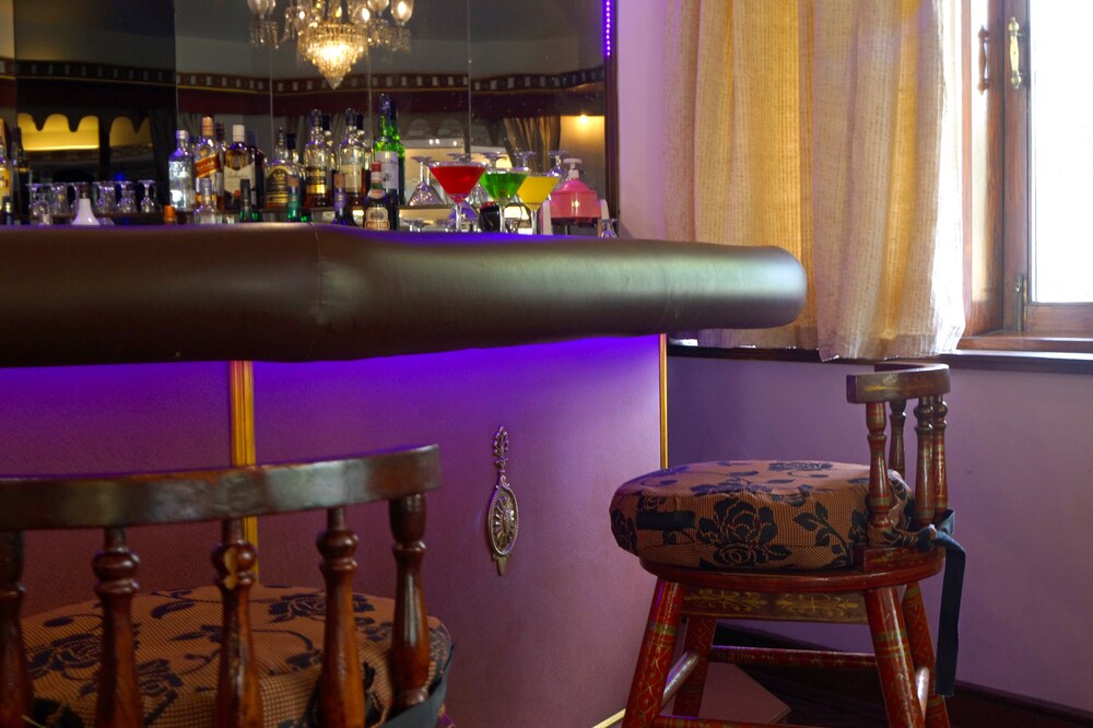 Hotel Bar