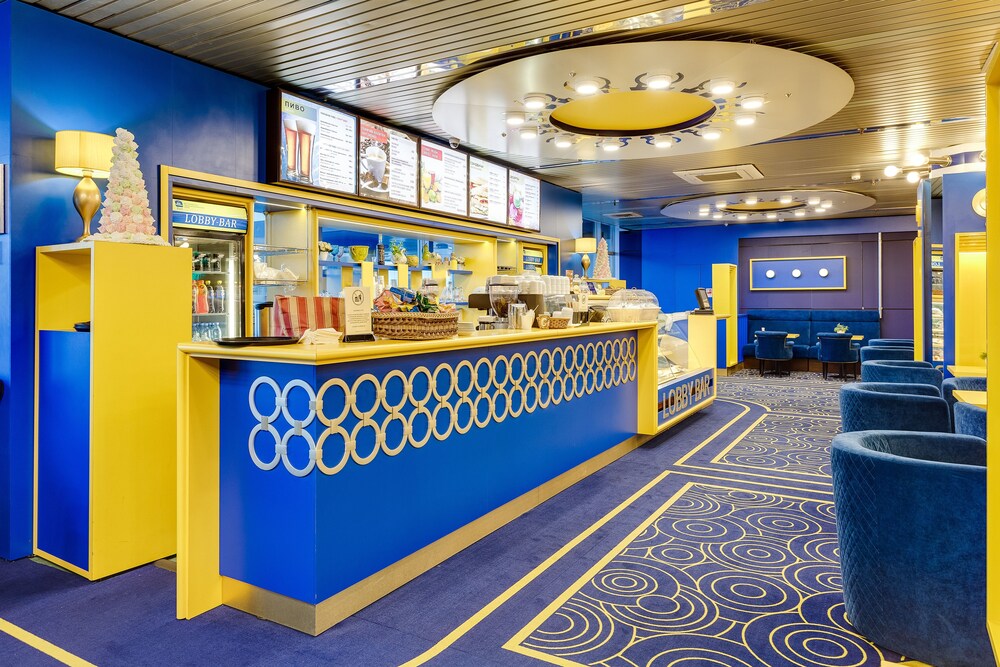Hotel Bar