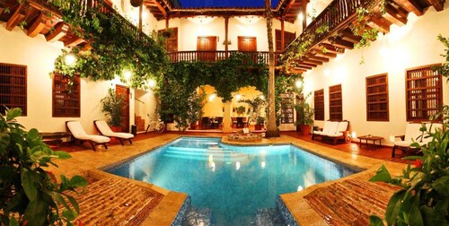 Casa del Arzobispado Hotel