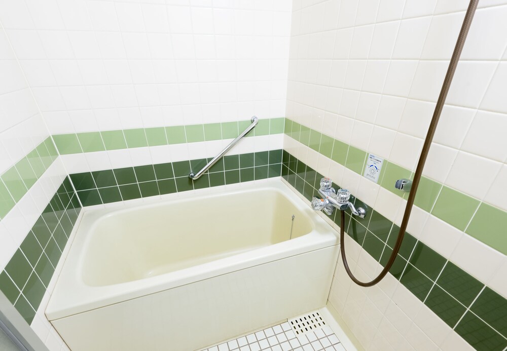 Deep Soaking Bathtub