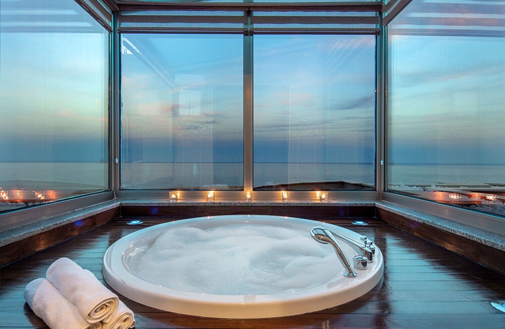 Jetted Tub