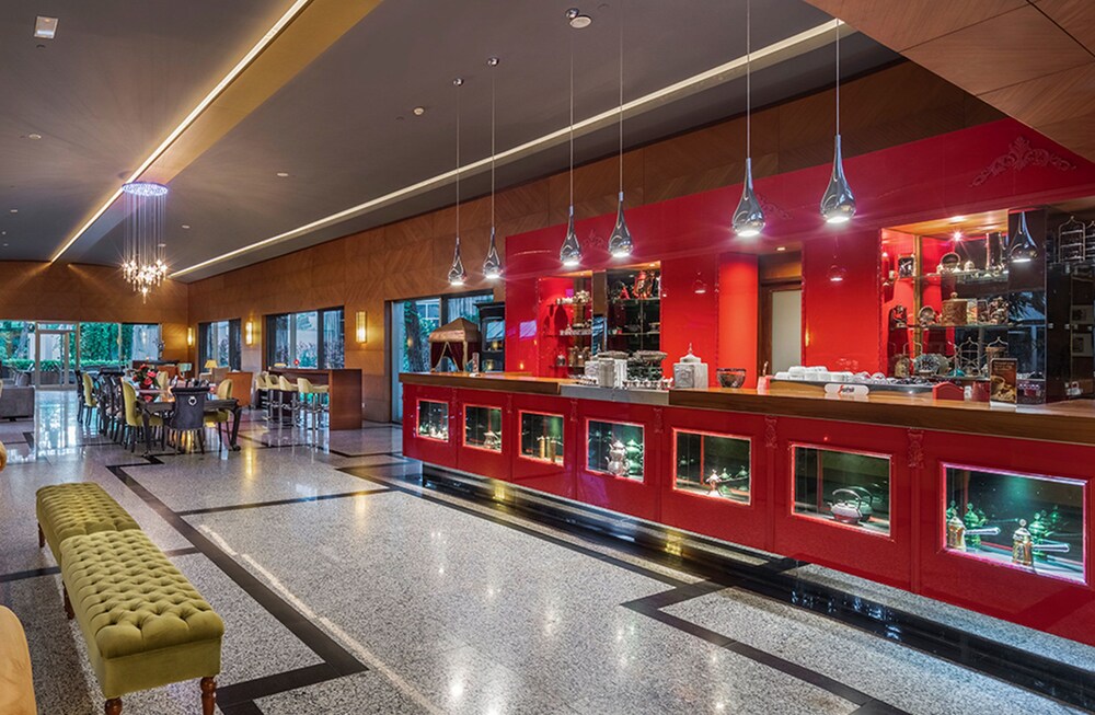 Hotel Bar