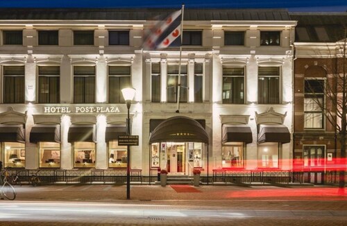 Post-Plaza Hotel & Grand Café