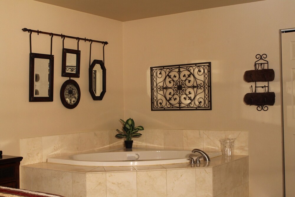 Deep Soaking Bathtub