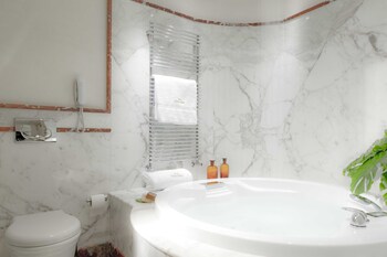 Jetted Tub