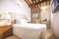 Basic Single Room (with Spa access)