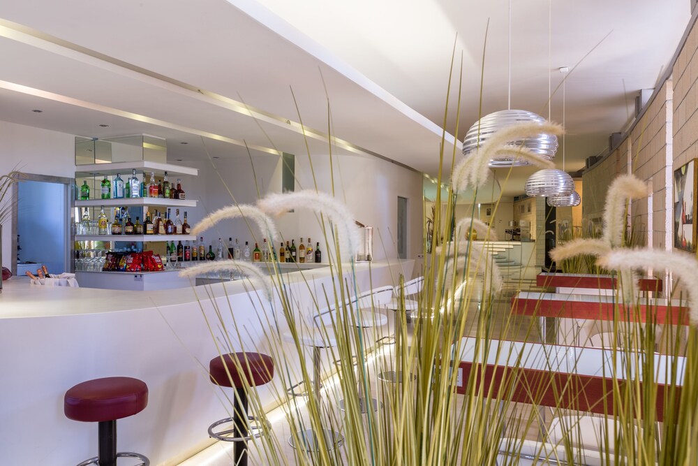 Hotel Lounge