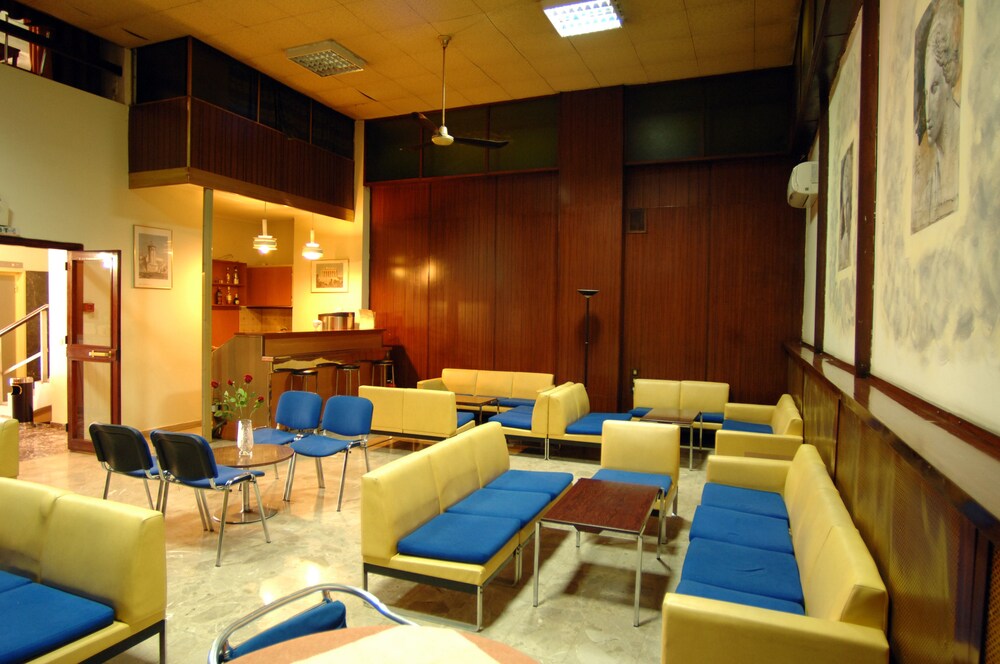 Hotel Lounge