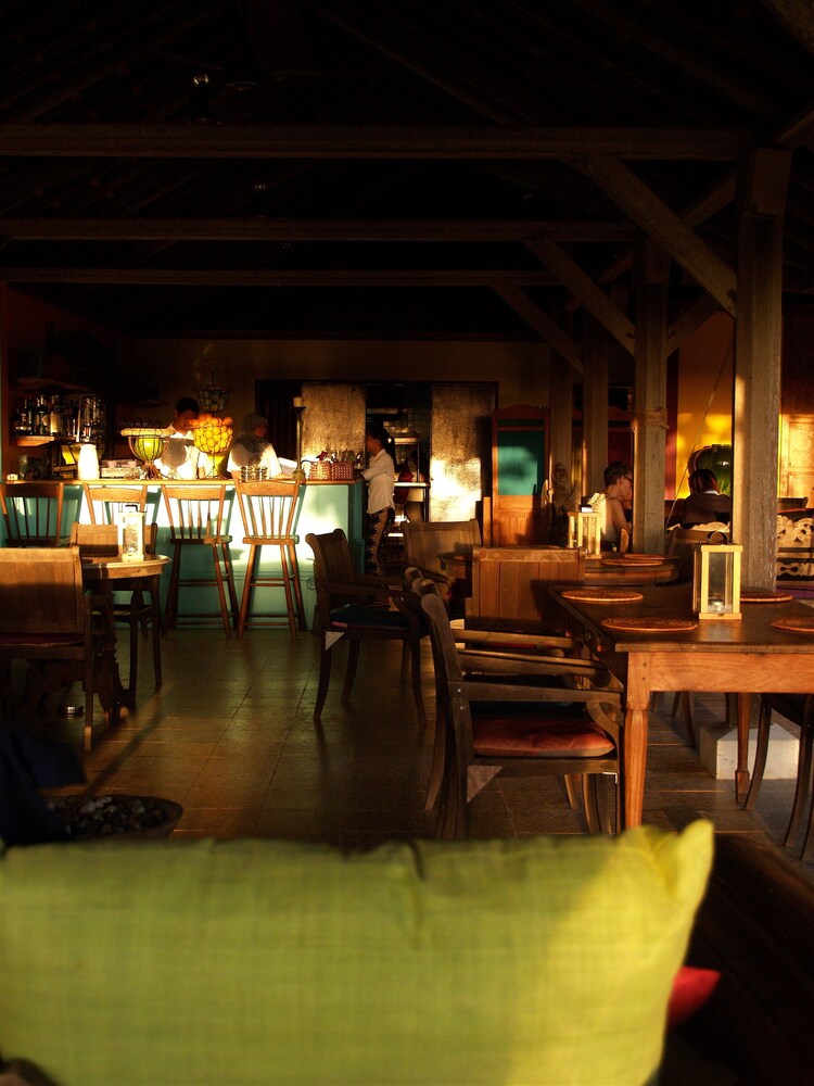 Hotel Bar