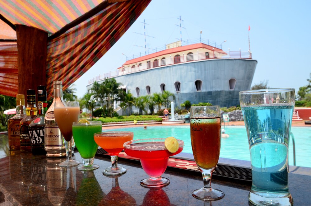 Poolside Bar