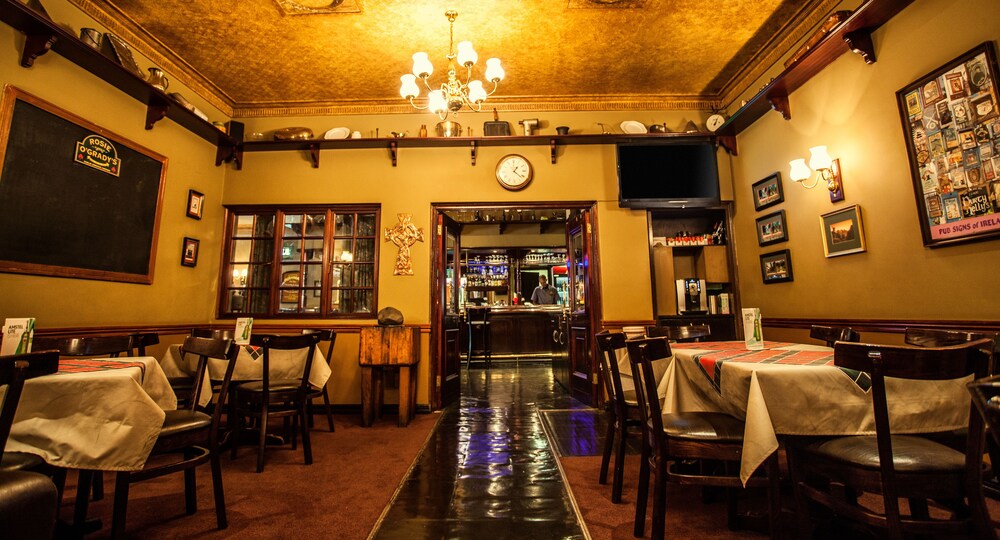 Hotel Bar