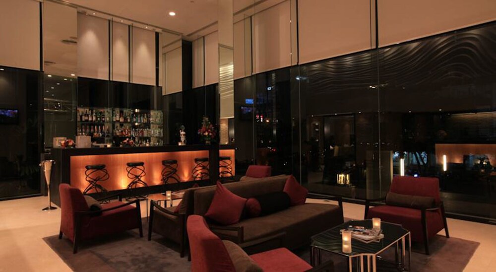 Hotel Lounge