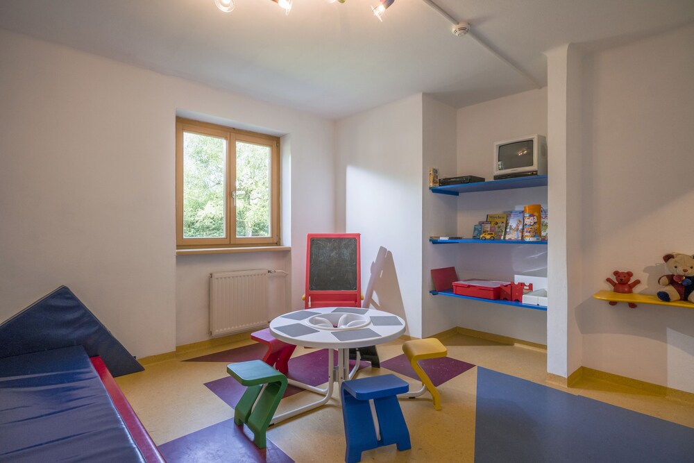 Childrens Play Area - Indoor