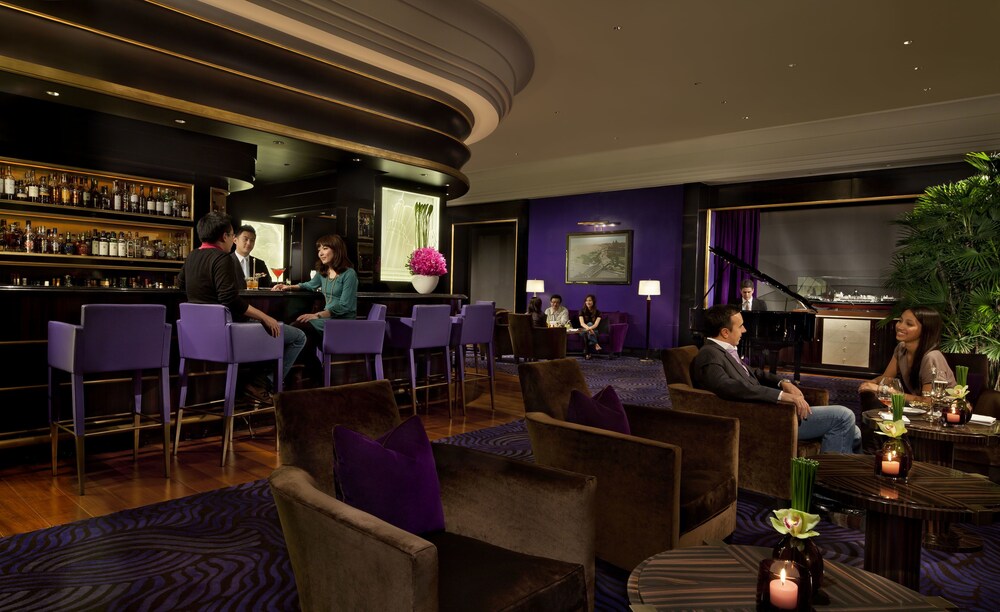 Hotel Lounge