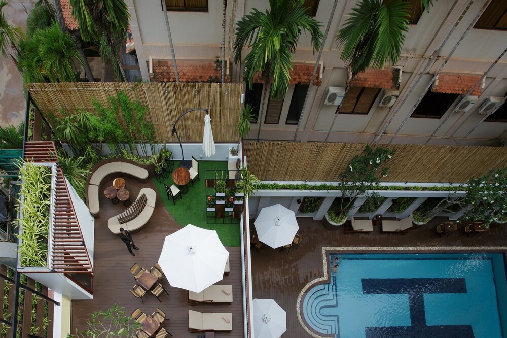 Courtyard View