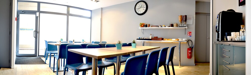Salle de petit-déjeuner