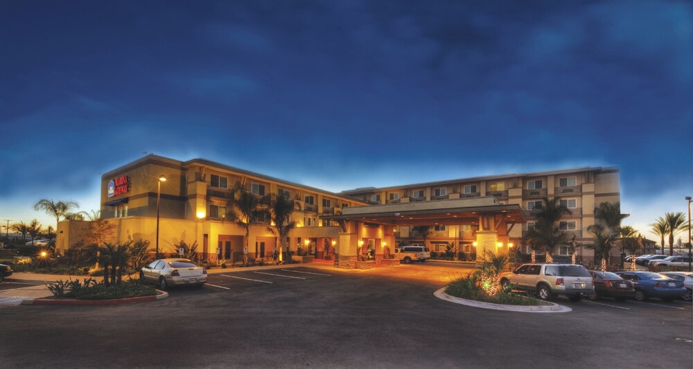 Hotel Front - Evening/Night