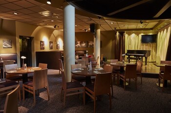 Hotel Lounge