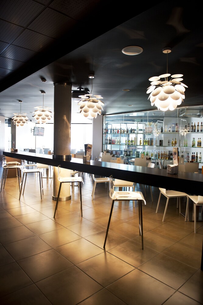Hotel Bar