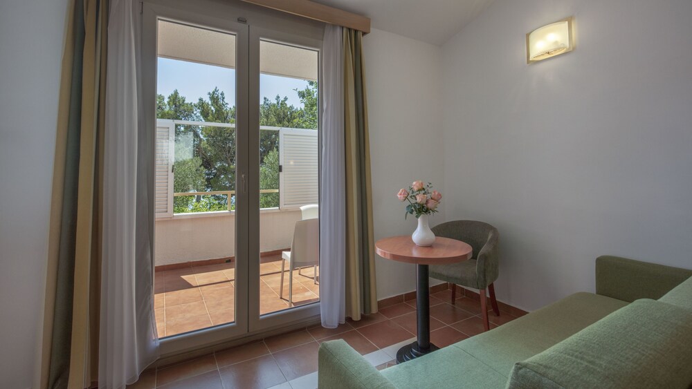 In-Room Kitchenette