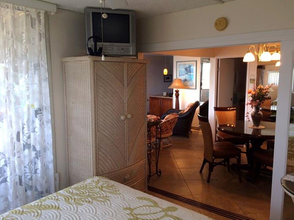Standard Room, 2 Bedrooms, Non Smoking - Guestroom