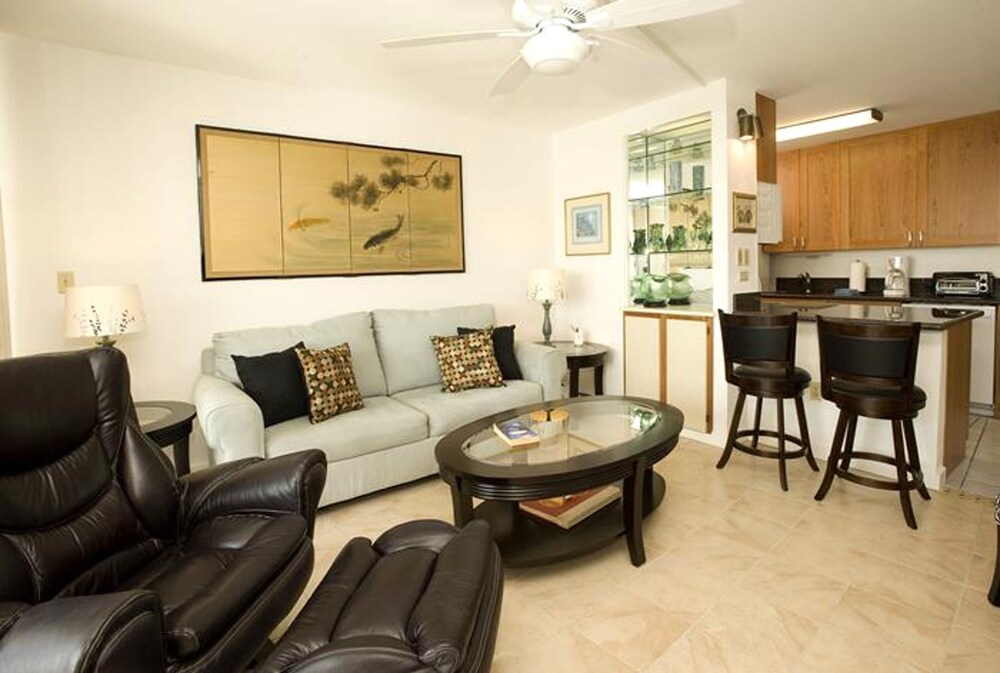 Standard Room, 1 Bedroom, Non Smoking - Living Room