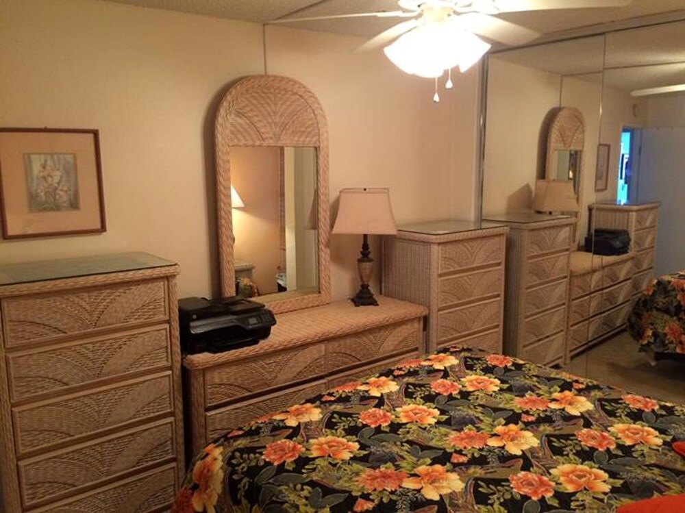 Standard Room, 2 Bedrooms, Non Smoking - Guestroom