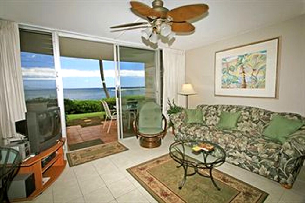 Standard Room, 1 Bedroom, Non Smoking - Living Room