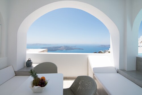 Aqua Luxury Suites
