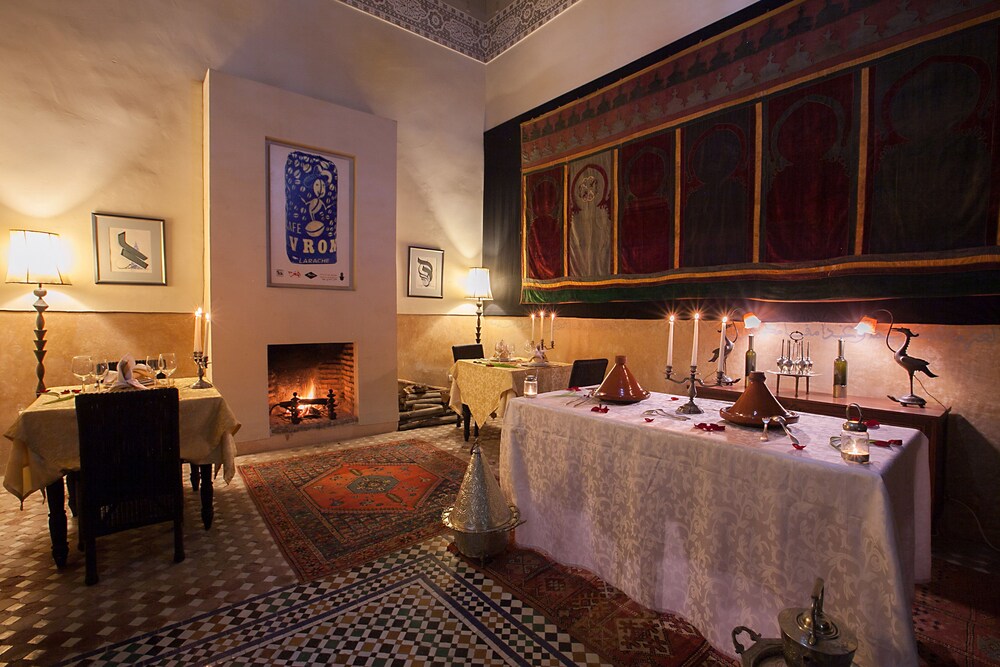 Hotel Lounge
