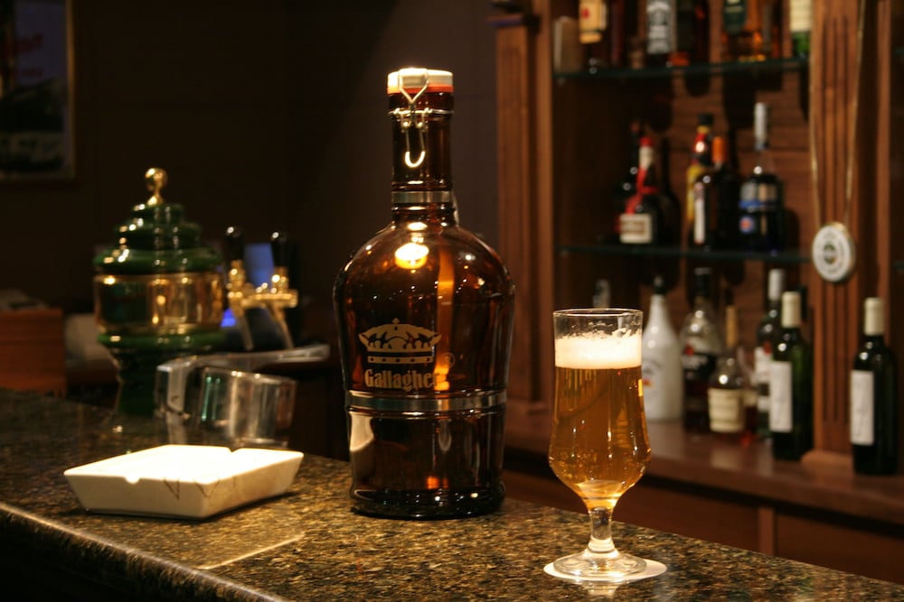 Hotel Bar