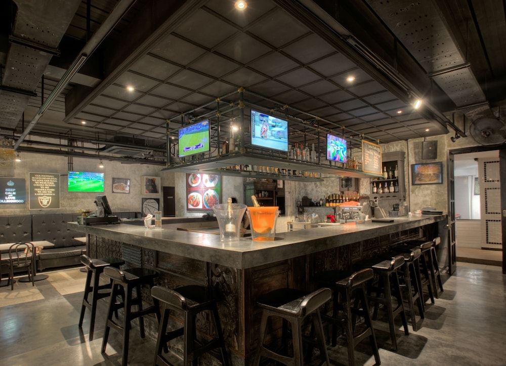 Hotel Bar