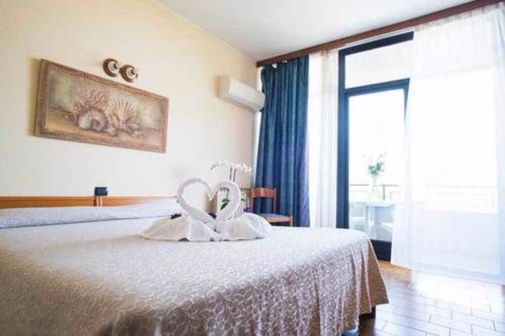 Economy Double Room, Balcony, Garden View - Guestroom
