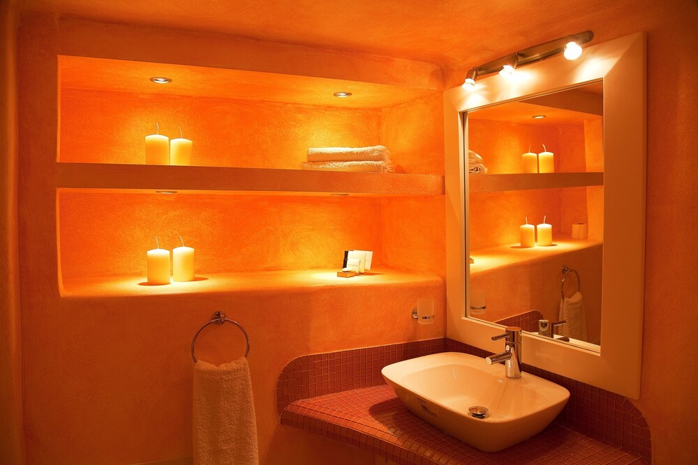 Superior Suite - Bathroom