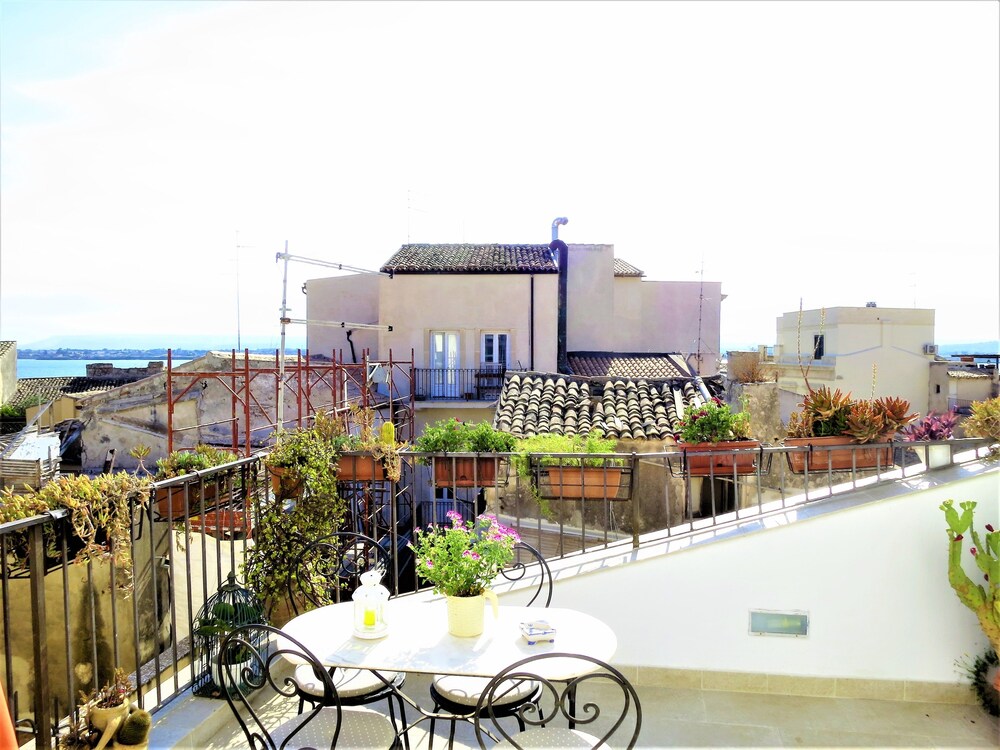 Apartment (Suite) - Terrace/Patio