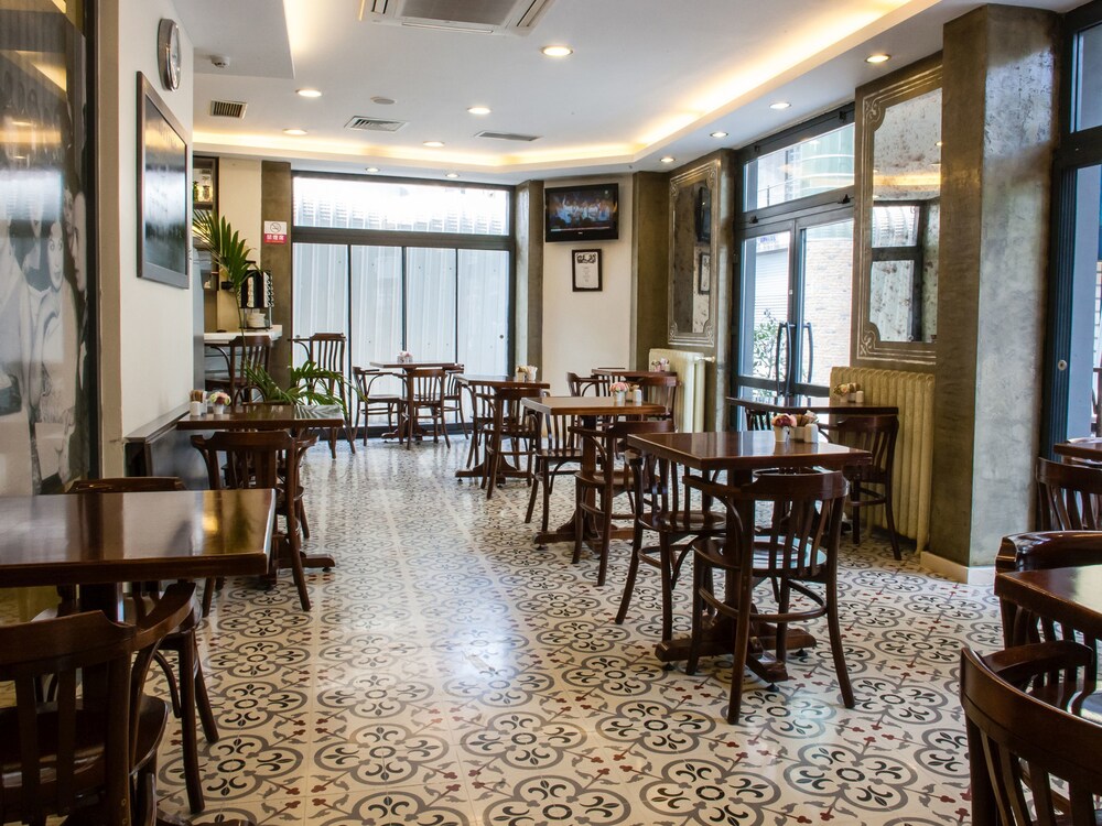 Cafe