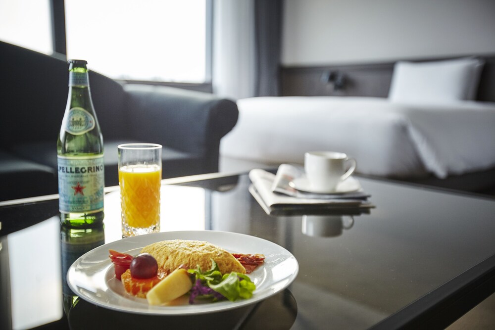 Room Service - Dining