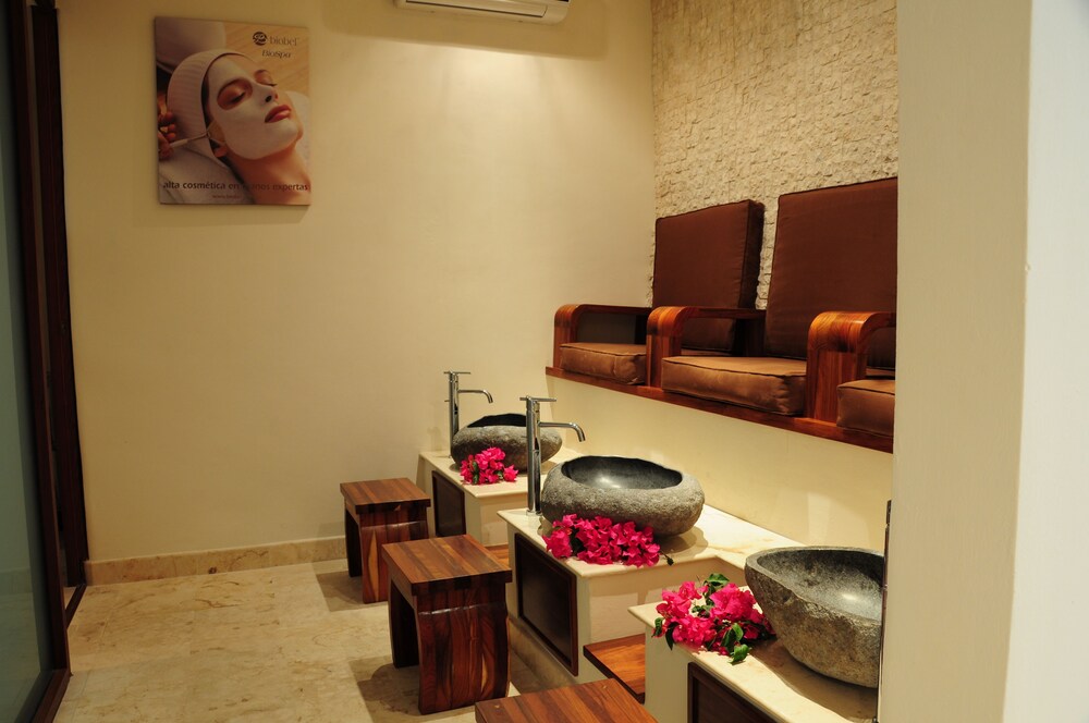 Nail Salon